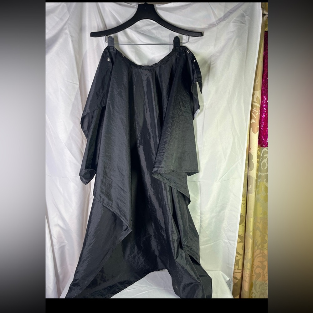 Lot of 10 Betty Dain Styling Capes